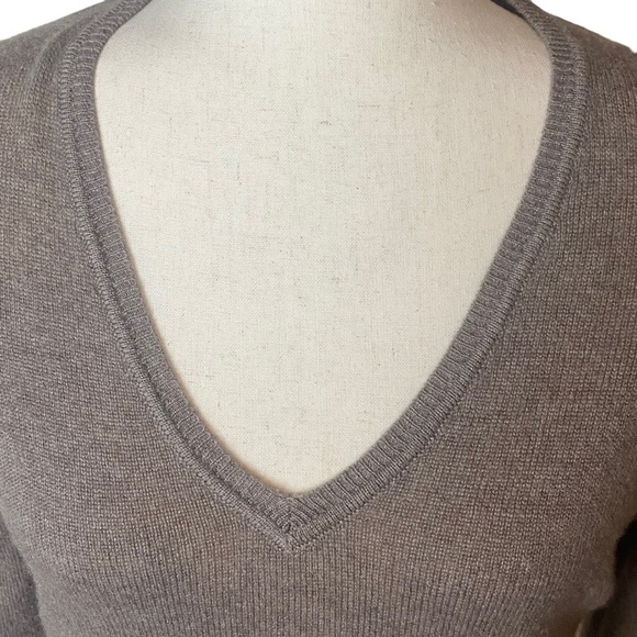 Women’s cashmere sweater beige size M sweater minimalist, quiet luxury - Picture 4 of 6